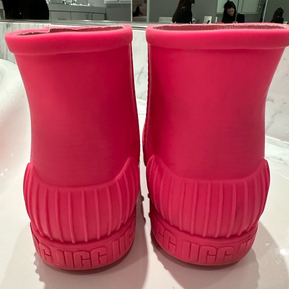 Ugg Drizlita Rainboots, Pink, Size 2 - Picture 7 of 10